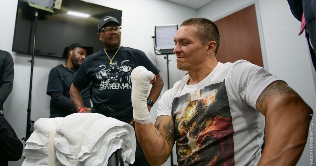 Усик может сразиться с Чисорой за чемпионский пояс WBO в супертяжелом весе