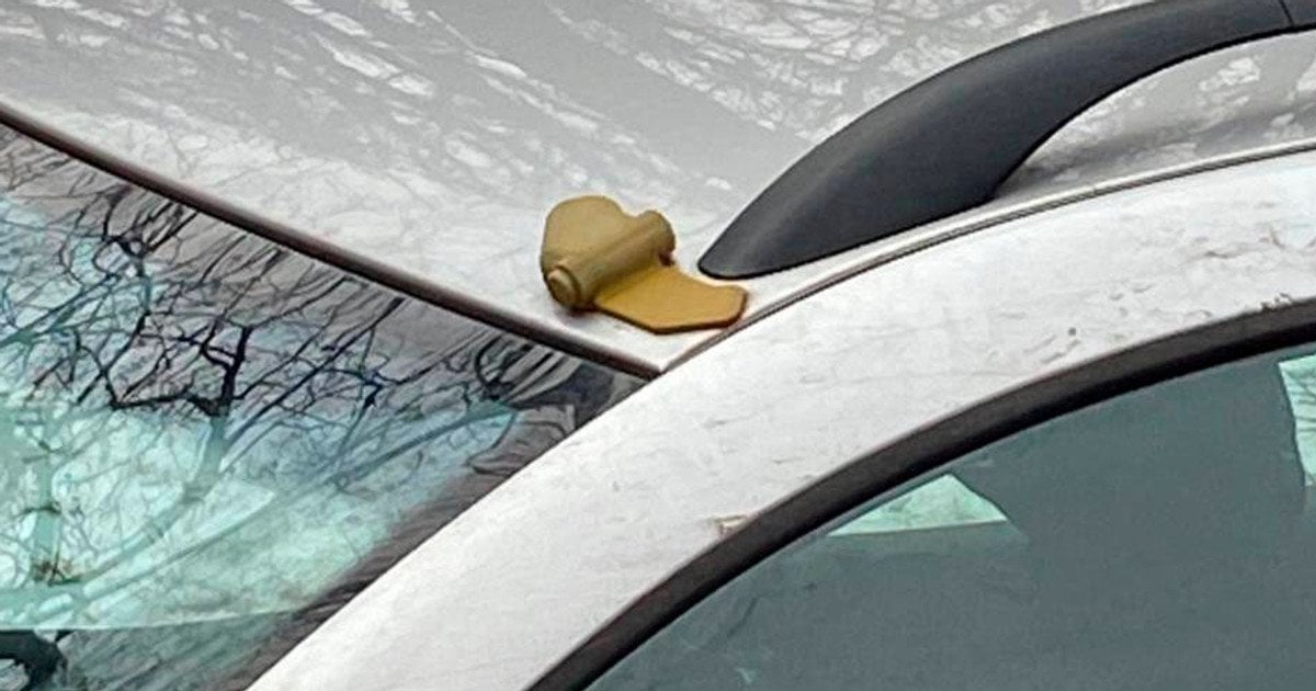 Муляж мины на автомобиле