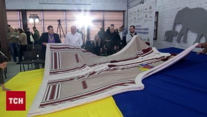Вышивальщицы на Днепропетровщине установили рекорд
