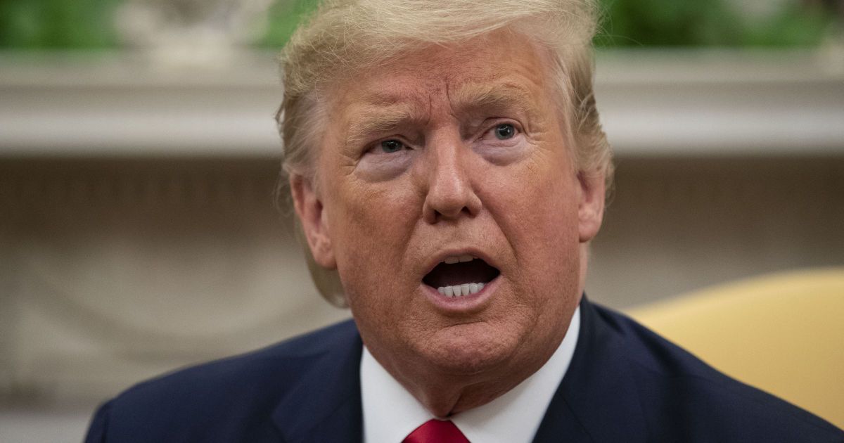 Продолжает критиковать за "ошибки": Трамп снова заговорил об уменьшении финансирования ВОЗ