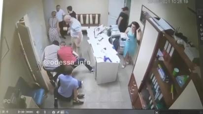 Под Одессой вооруженный ножом мужчина требовал встречи с сельским головой
