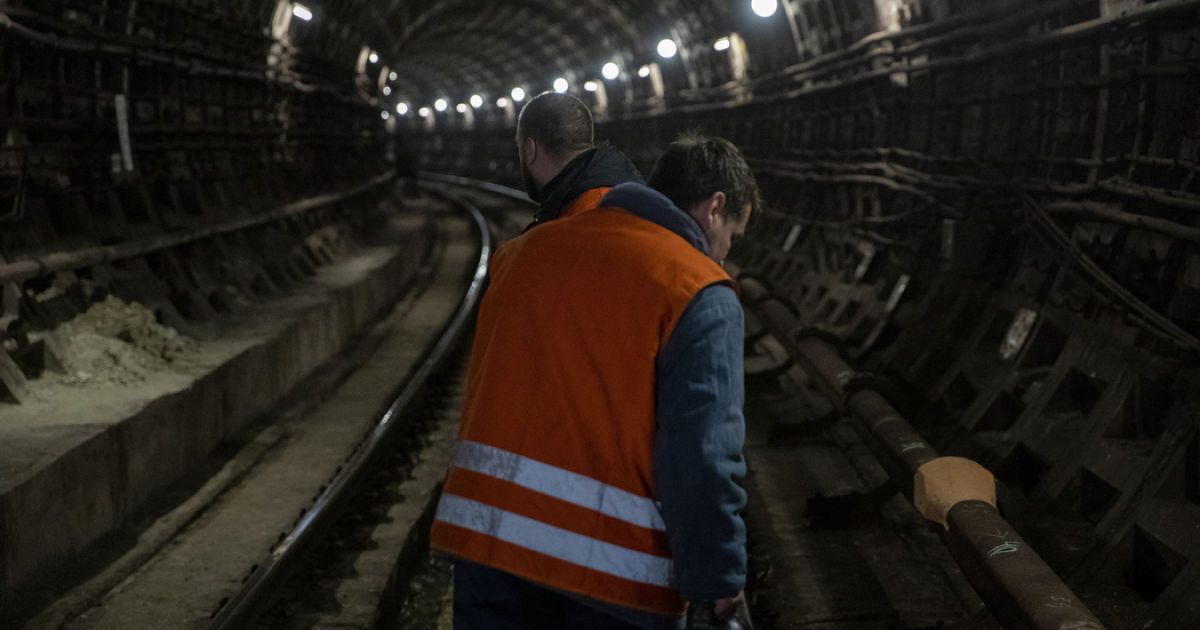 Тунель на ділянці синьої гілки метро між станціями "Теремки" – "Деміївська"
