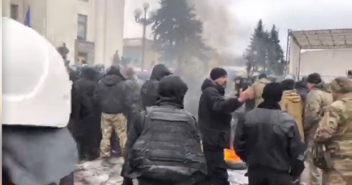 сутички біля ради_1 / © Департамент комунікації Нацполіції України