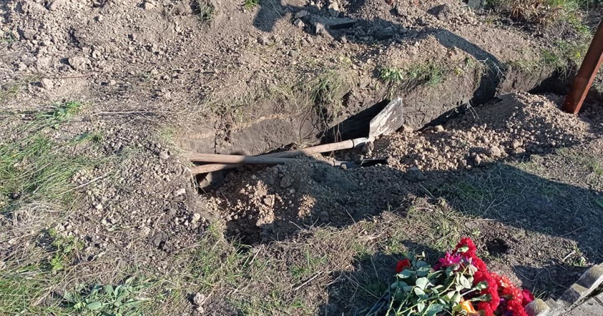 Не закопали небіжчика: під Дніпром спалахнув скандал через неякісні ритуальні послуги