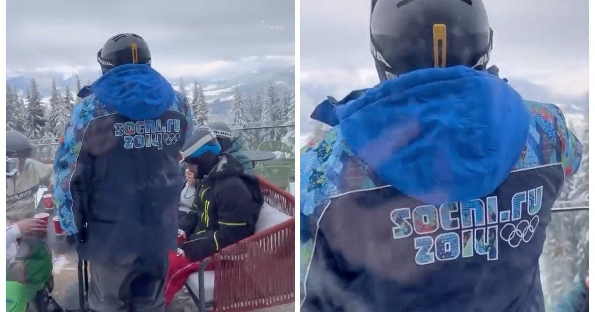 Турист на Буковелі у куртці з написом Sochi-2014