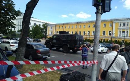 СМИ сообщили о требовании "террориста", который угрожает взорвать банк в центре Киева