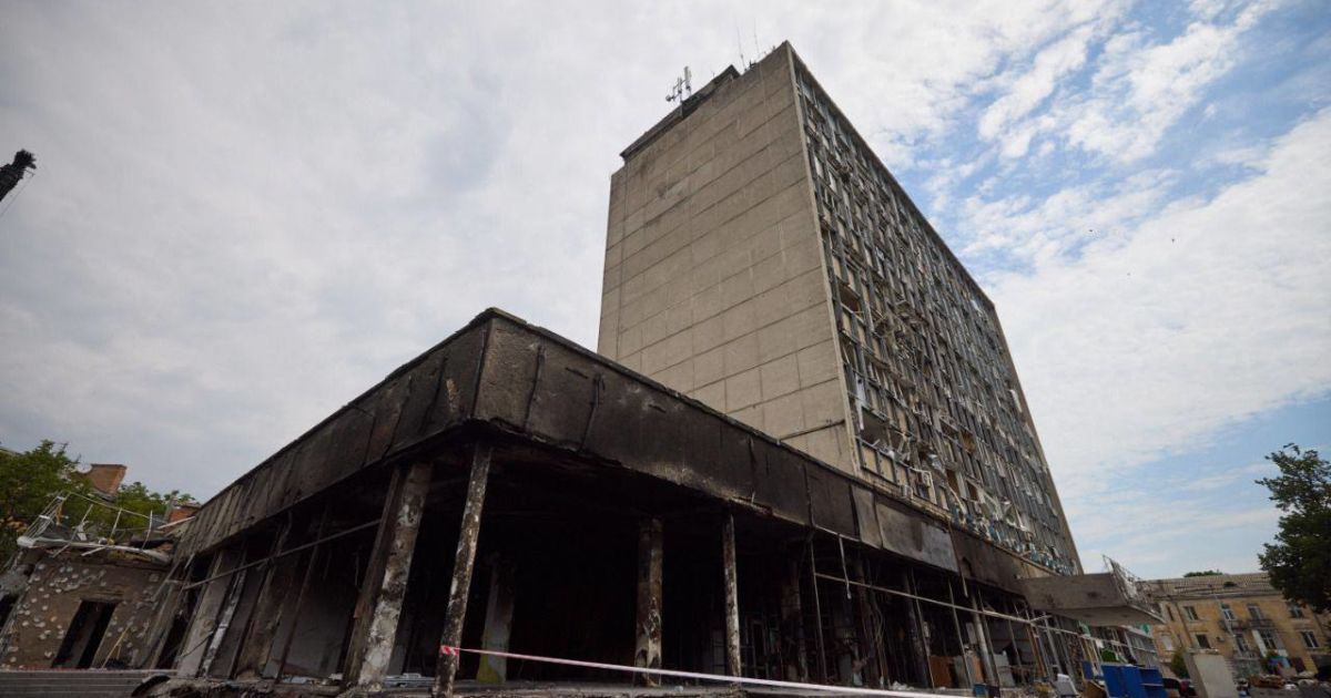 После ракетных обстрелов в Виннице снесут дома культуры, быта и восстановят жилье (фото)