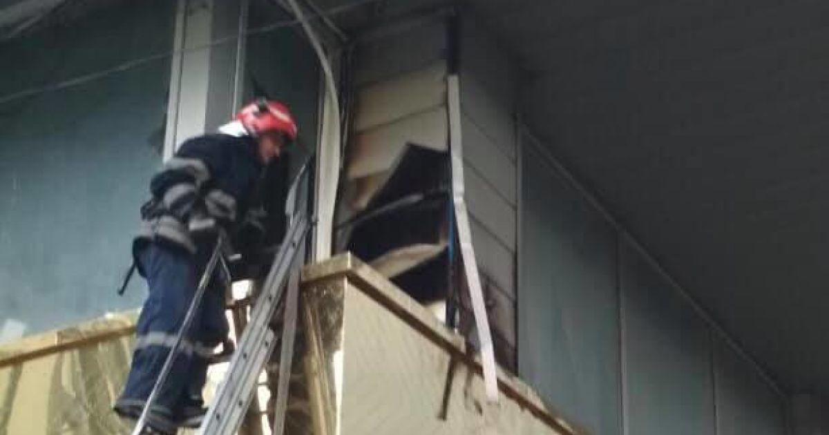 В Киеве вспыхнул пожар в крупном торговом центре