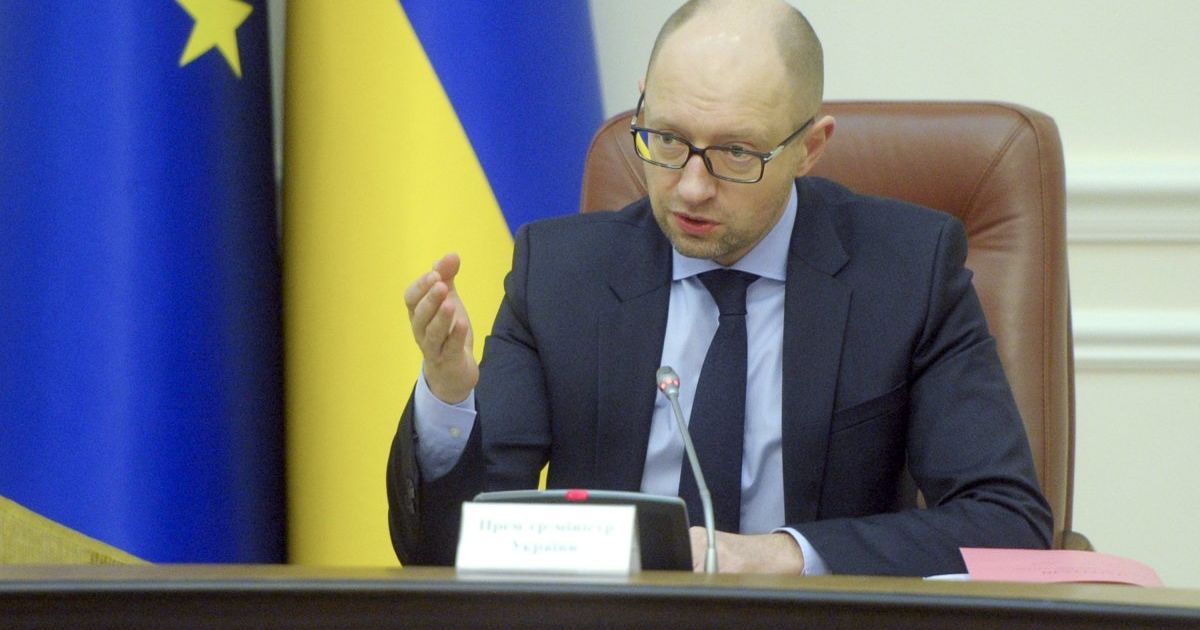 Яценюк раскритиковал "некоторые фракции" коалиции за политиканство