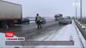 Через ожеледицю та сніг у Вінницькій області рух міжнародною трасою було призупинено на три години