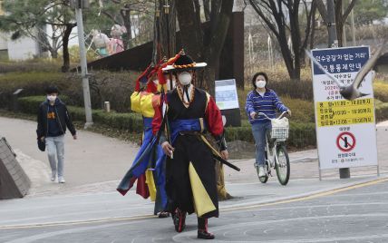 Наименьший показатель с февраля: в Южной Корее обсуждают смягчение карантина против коронавируса