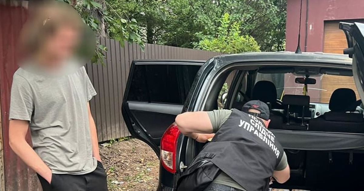 На Буковине дельцы ввозили из-за границы авто как гумпомощь и продавали волонтерам для ВСУ