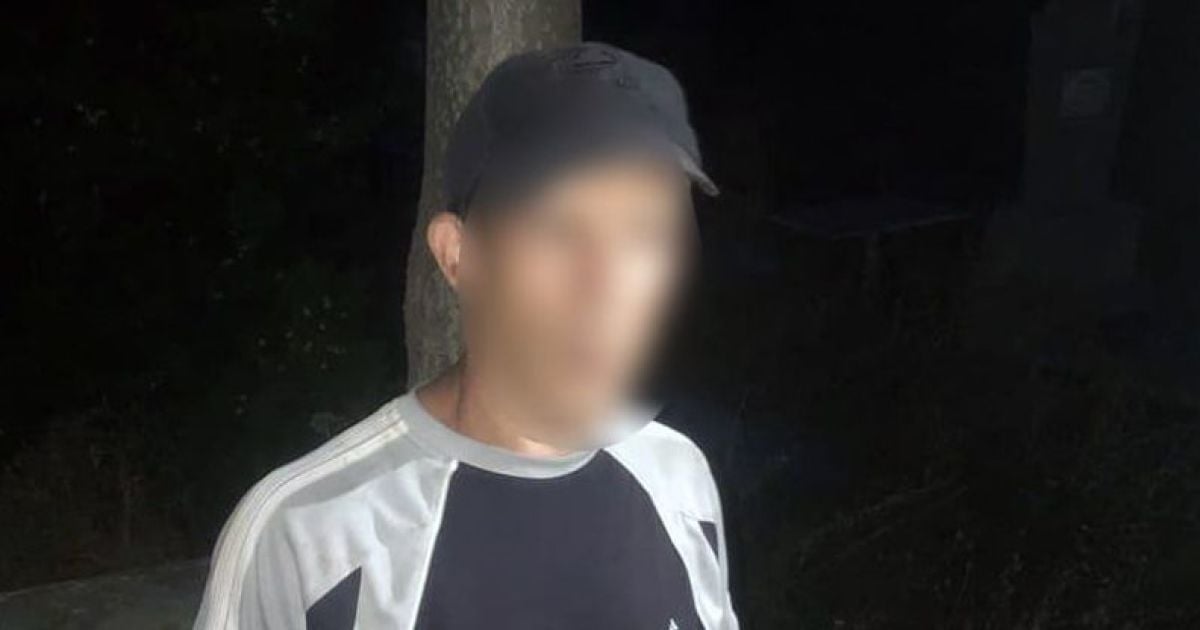 Заради металу: у Херсонській області затримали чоловіка, який нищив могили на цвинтарі