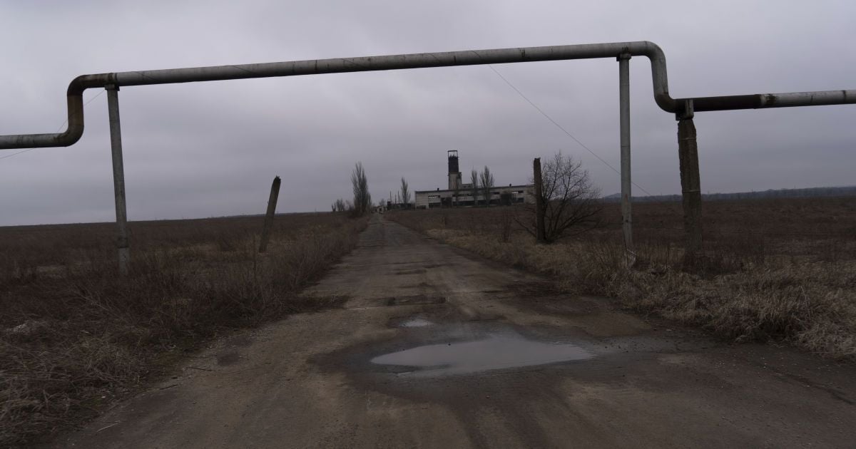 На Чернігівщині на ворожій міні підірвався автобіль з 6 людьми, дорослі загинули, діти отримали важкі поранення