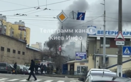 На бульваре Перова в Киеве масштабный пожар: что загорелось