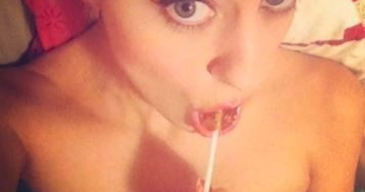 Итальянская модель, которая проводит тур орального секса, удовлетворит мужчину с бионическим пенисом