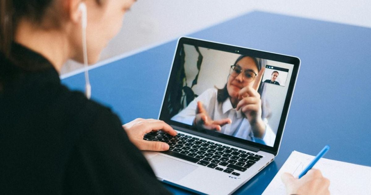 Вивчення англійської мови онлайн: поради від викладачів Cambridge UA