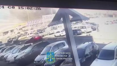 В прокуратуре показали момент попадания по строительному гипермаркету в Харькове