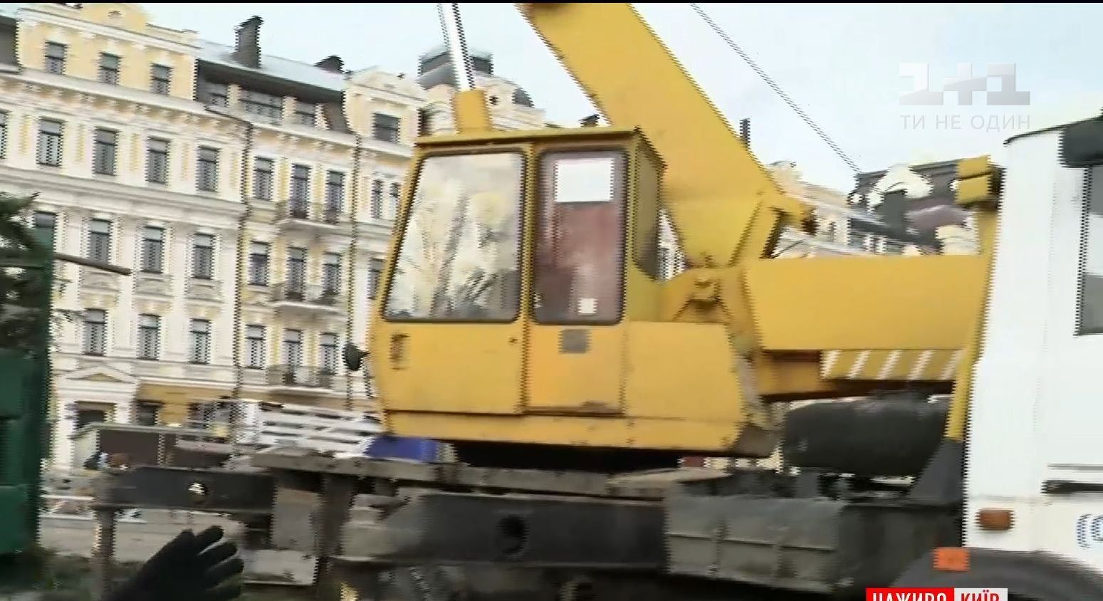 Главную елку страны переработают публично на Софийской площади