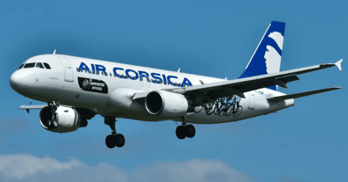 Літак авіакомпанії Air Corsica