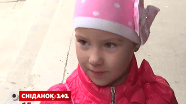 Історія про вчительку, яка зняла штани з дівчинки, набула розголосу