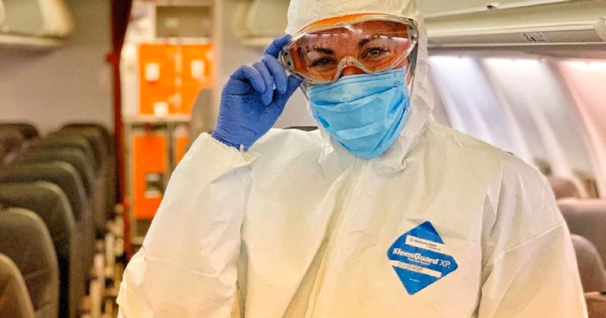 "Місія здійсненна". Стюардеса SkyUp розповіла про евакуацію українців із Уханя