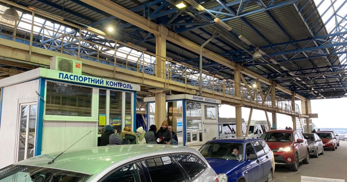 За сутки в Украину вернулись 12 тысяч украинцев, большинство — мужчины, идущие на службу