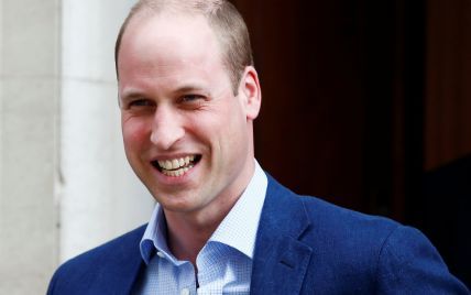 Пока без герцогини: принц Уильям с улыбкой на лице вышел из роддома