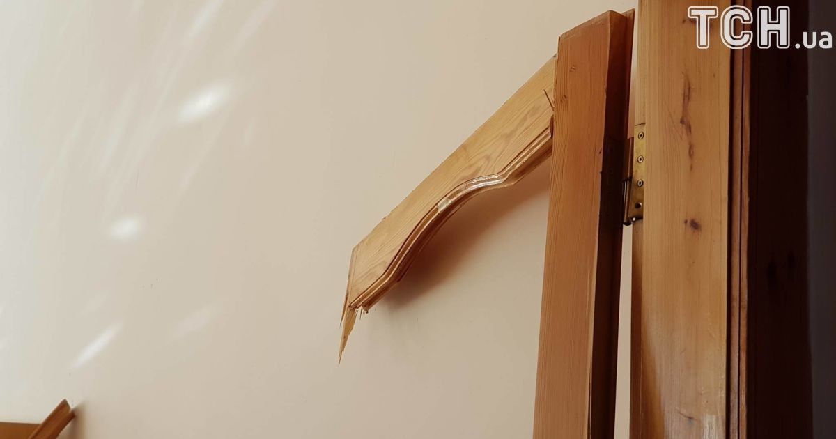 У Павлівці від вибухів розтрощило школу_3 / © Фото Івана Гребенюка/ТСН