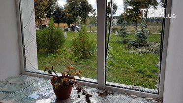 У Павлівці від вибухів розтрощило школу_2 / © Фото Івана Гребенюка/ТСН