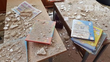 У Павлівці від вибухів розтрощило школу_1 / © Фото Івана Гребенюка/ТСН