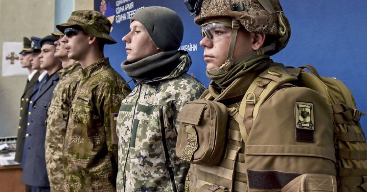 В Украине появилась женская военная форма. Фото