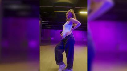 Анна Кошмал оригинально рассекретила свою вторую беременность