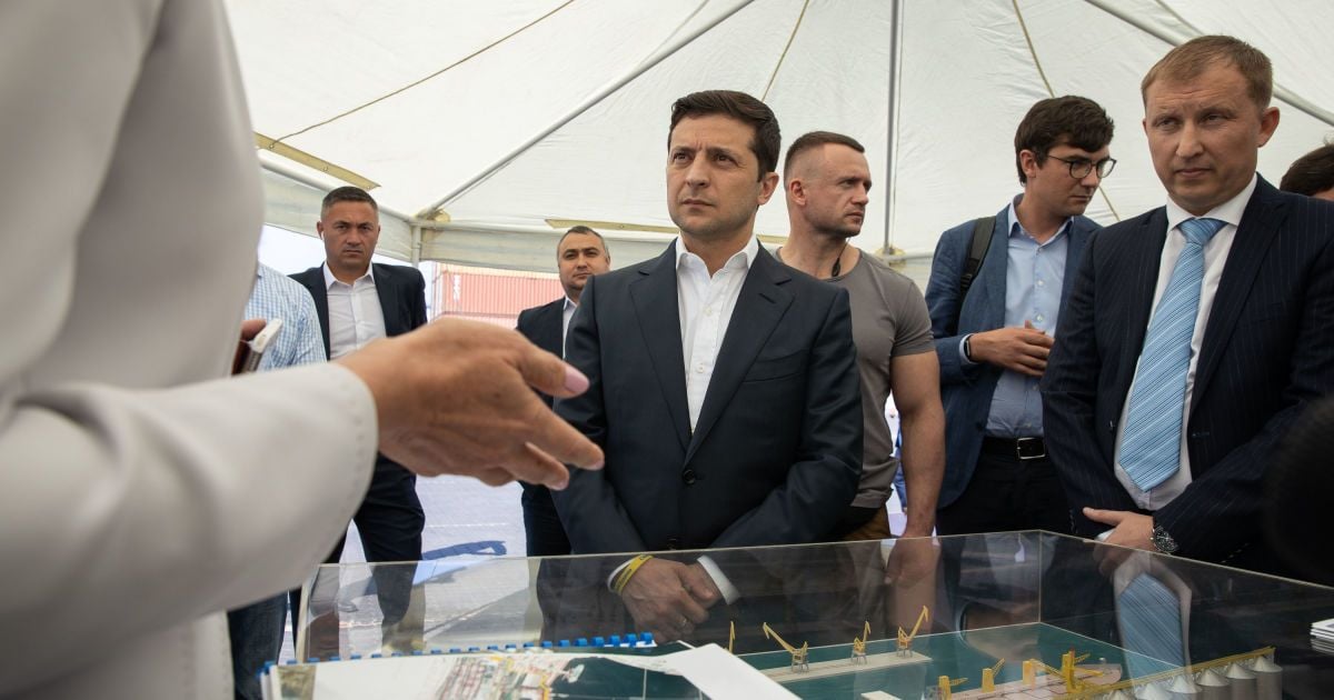 "Хай, айм Владимир Зеленский". Президент записав відеозвернення англійською до іноземних інвесторів