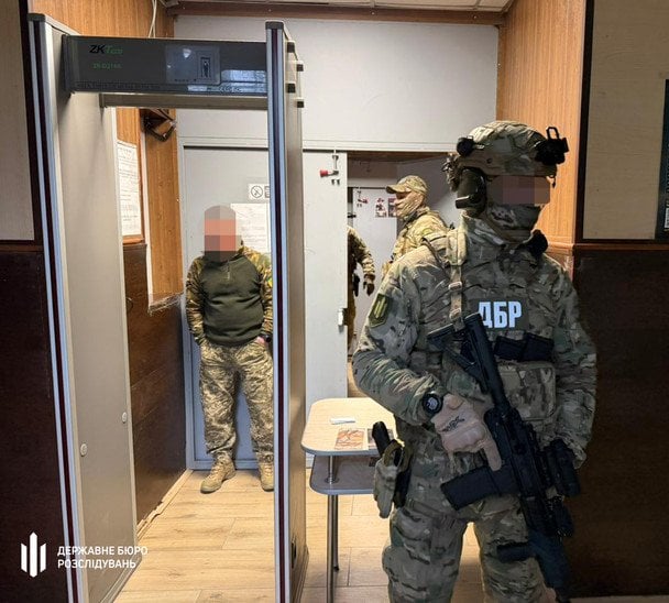 Катували та стріляли в цивільних: у Харкові викрили групу військових ТЦК (відео)