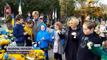 Рятував побратимів з самого пекла, а себе не зберіг: у Львові попрощались з бойовим медиком