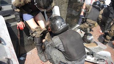 Были ранены десятки силовиков / © Facebook.com/Олександр Рудоманов