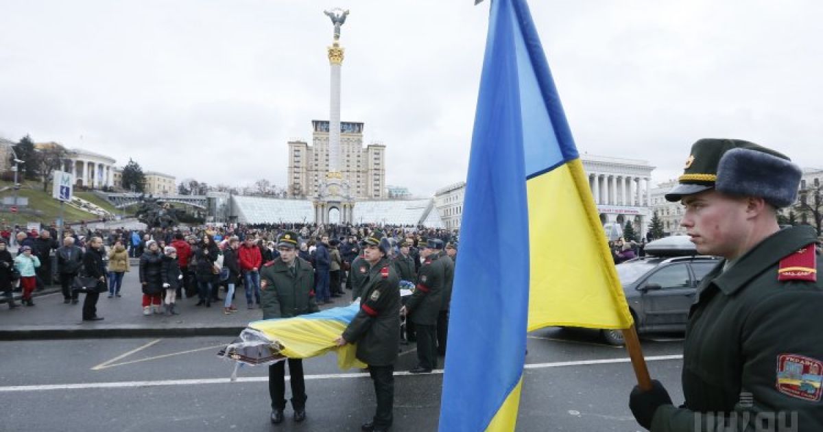 На Майдані Незалежності попрощалися з мужніми бійцями "Айдару". / © УНІАН