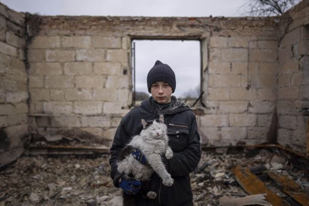 Українці понад два роки живуть під обстрілами росіян / © Associated Press