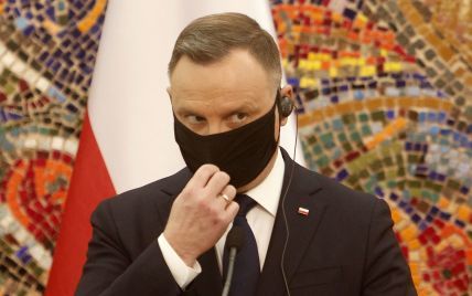 Після трьох щеплень: президент Польщі вдруге заразився COVID-19