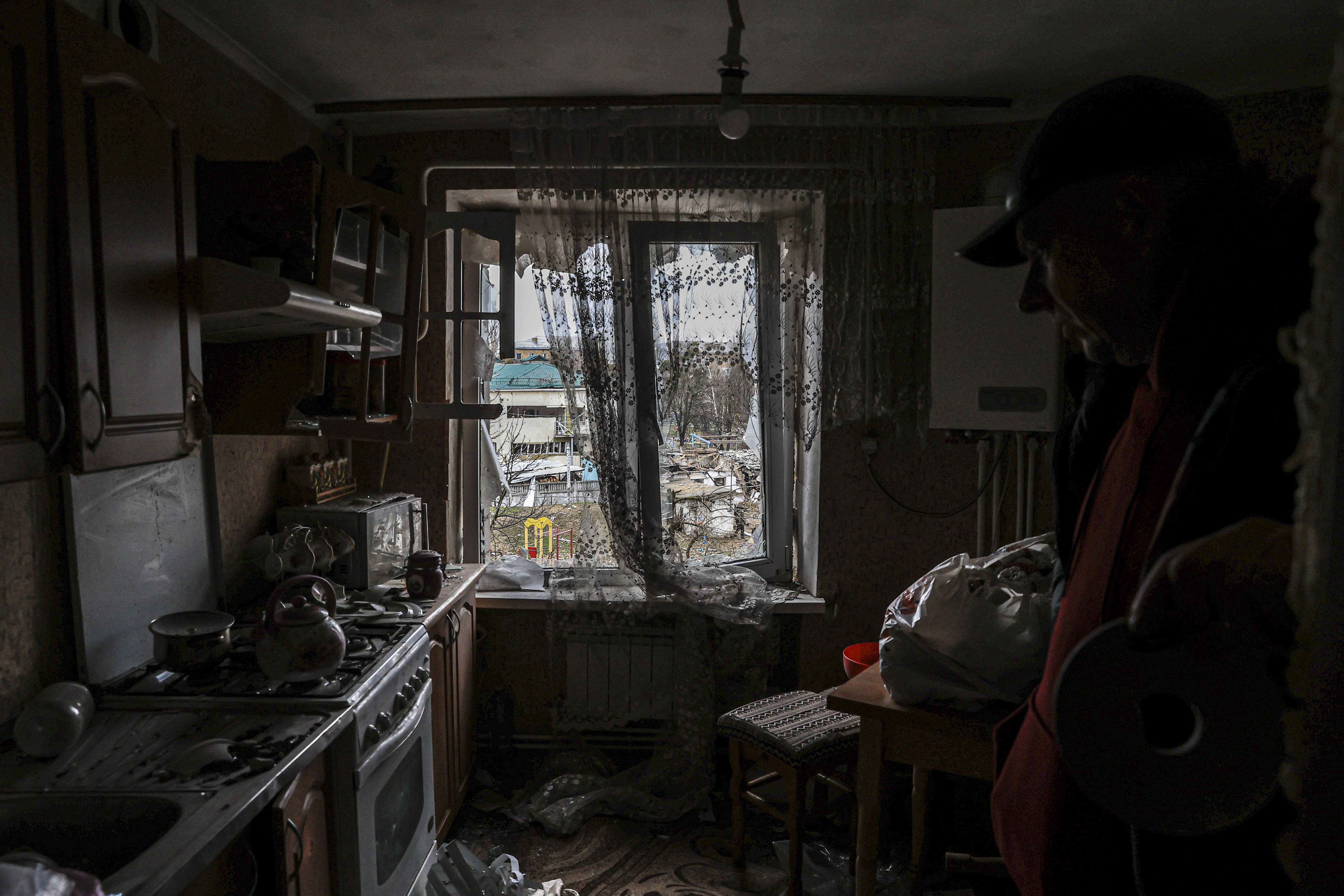 Квартира людей після обстрілу РФ / © gettyimages.com