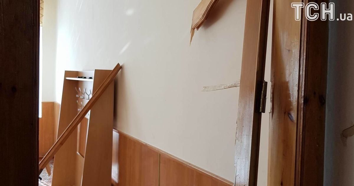 У Павлівці від вибухів розтрощило школу_13 / © Фото Івана Гребенюка/ТСН