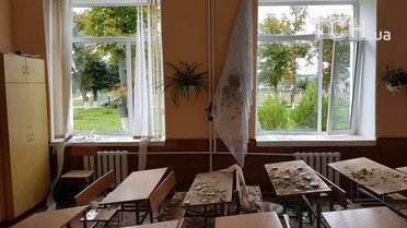 У Павлівці від вибухів розтрощило школу_11 / © Фото Івана Гребенюка/ТСН