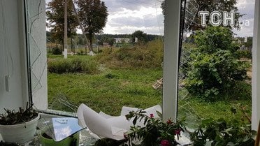 У Павлівці від вибухів розтрощило школу_12 / © Фото Івана Гребенюка/ТСН