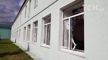 У Павлівці від вибухів розтрощило школу_7 / © Фото Івана Гребенюка/ТСН