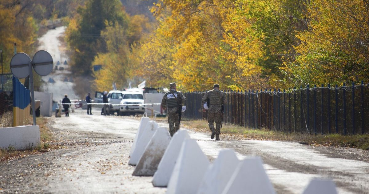Разведение войск с переменным успехом. Что происходит на фронте на Донбассе