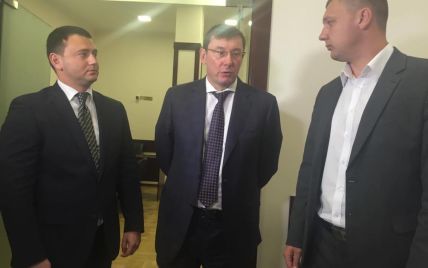 Луценко ознайомився з роботою оновленої приймальні громадян у прокуратурі Одещини