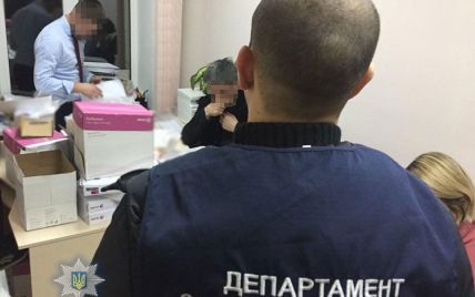 У Києві проректор вишу "погорів" на хабарі у 3 тисячі доларів 