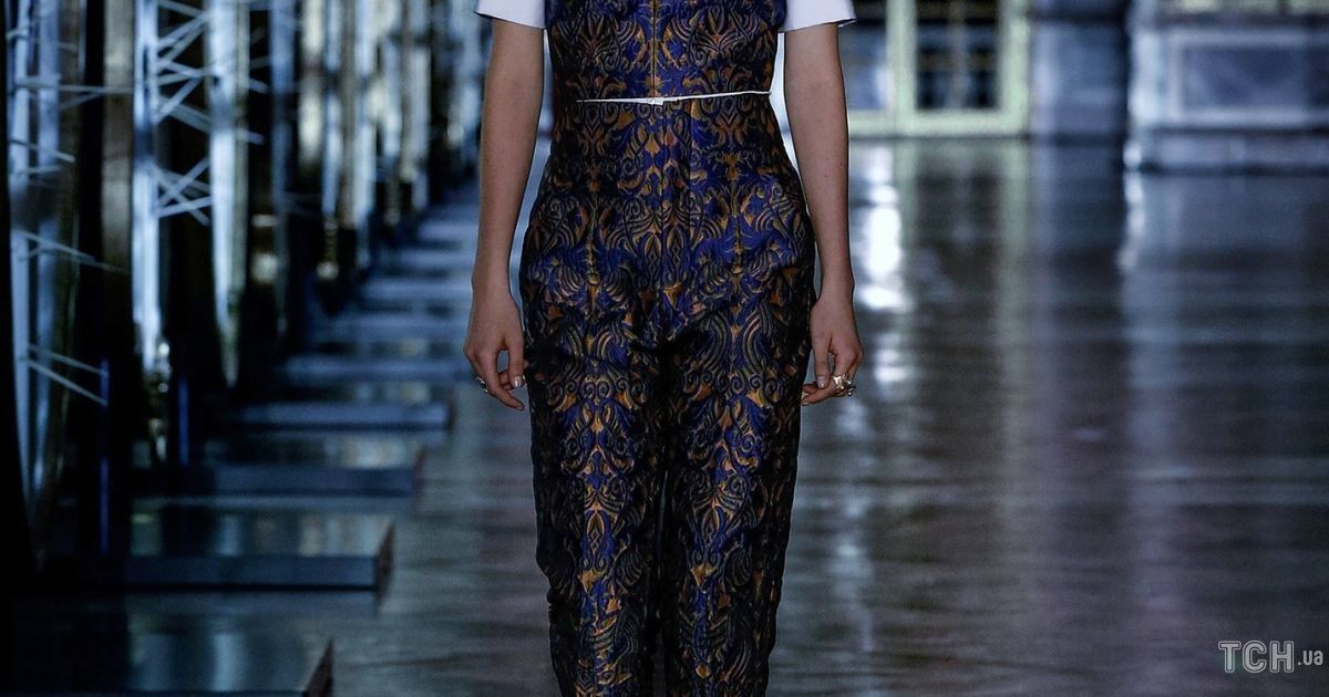 Коллекция Christian Dior прет-а-порте сезона осень-зима 2021-2022