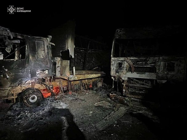 Пожар на промышленном предприятии в Киевской области из-за российской атаки